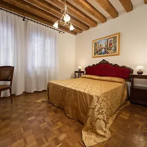 https://at-2-minutes-from-san-marco-square.hotelslidodijesolo.com