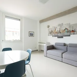 Apartment Porta Nuova Bright And Stylish Flat, Milan