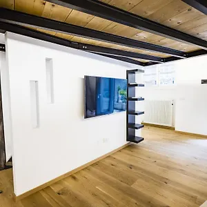Apartment Loft La Sedia Rossa - Centro Storico, Milan